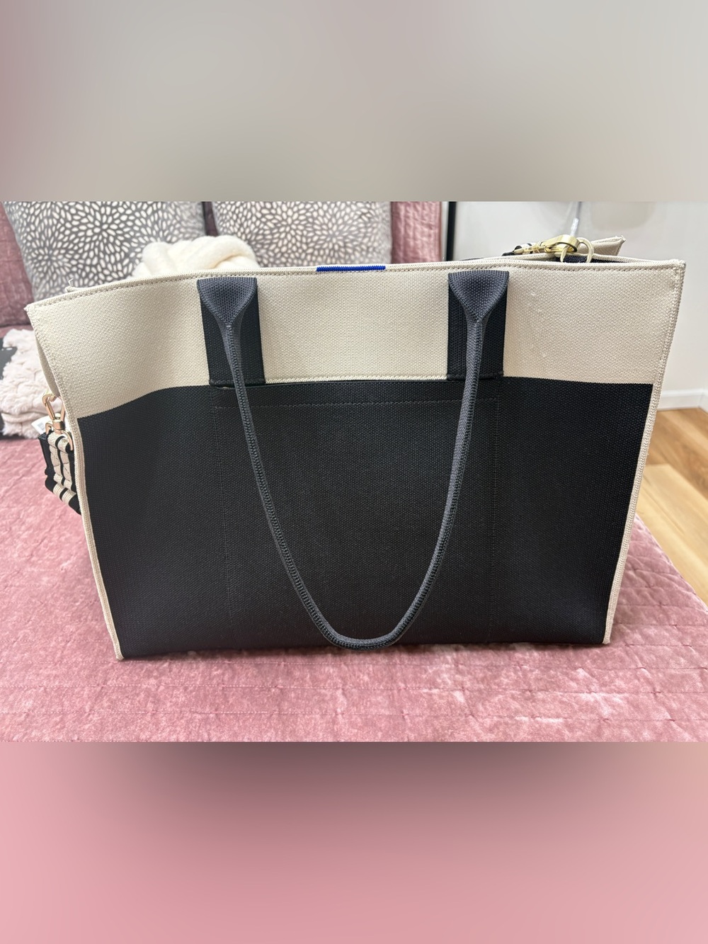 Rothy’s Classic Tote in Luna